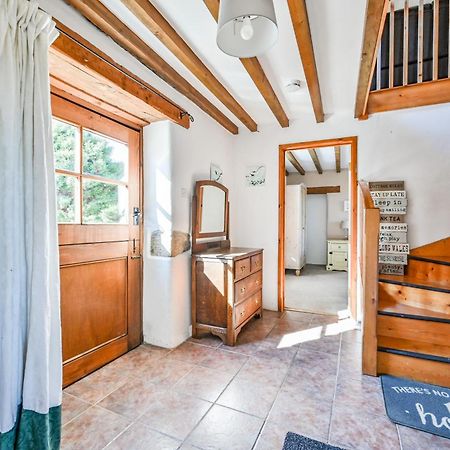 Polean Farm Cottages - With Free Animal Feeding And Pony Rides And Free Access To A Nearby Pool Лоо Екстер'єр фото