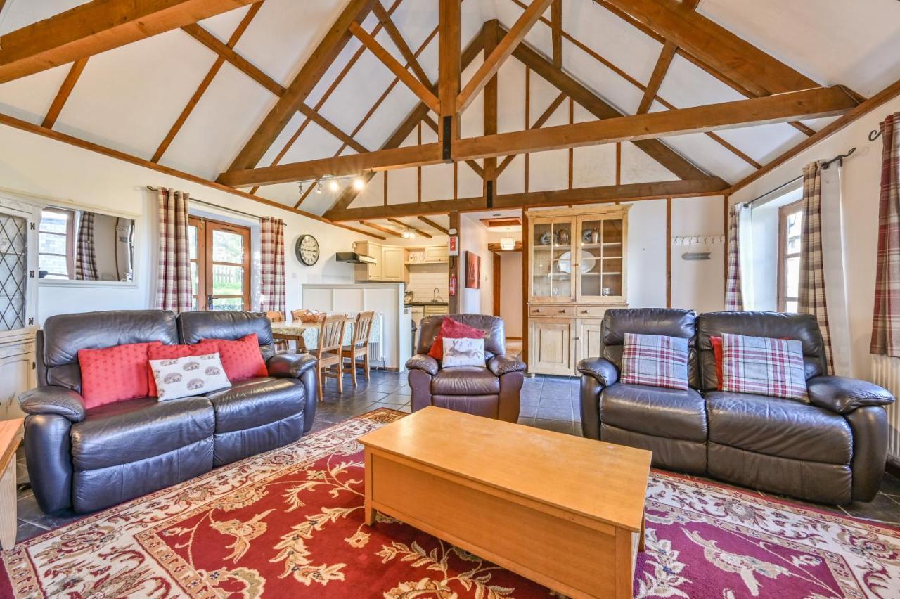 Polean Farm Cottages - With Free Animal Feeding And Pony Rides And Free Access To A Nearby Pool Лоо Екстер'єр фото