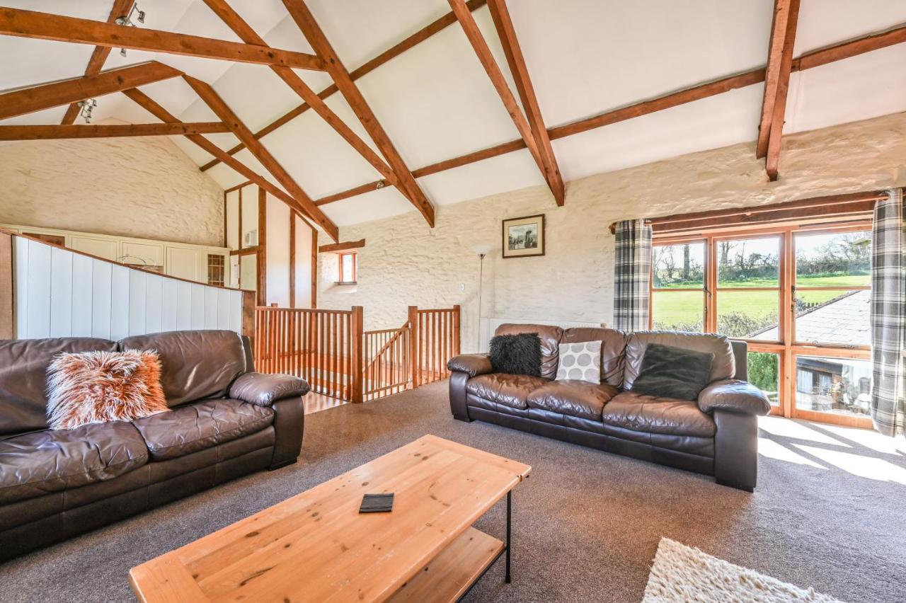 Polean Farm Cottages - With Free Animal Feeding And Pony Rides And Free Access To A Nearby Pool Лоо Екстер'єр фото