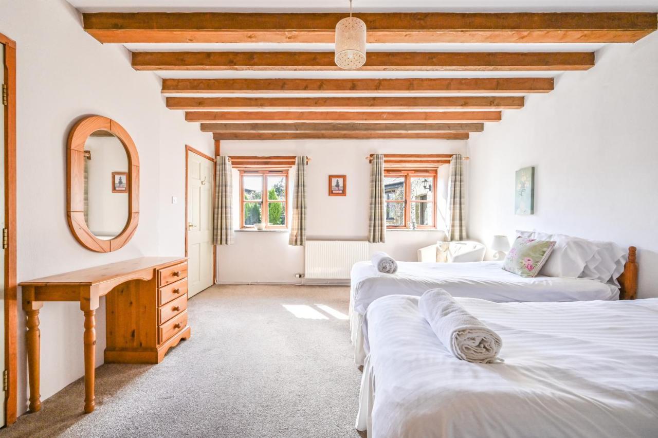 Polean Farm Cottages - With Free Animal Feeding And Pony Rides And Free Access To A Nearby Pool Лоо Екстер'єр фото