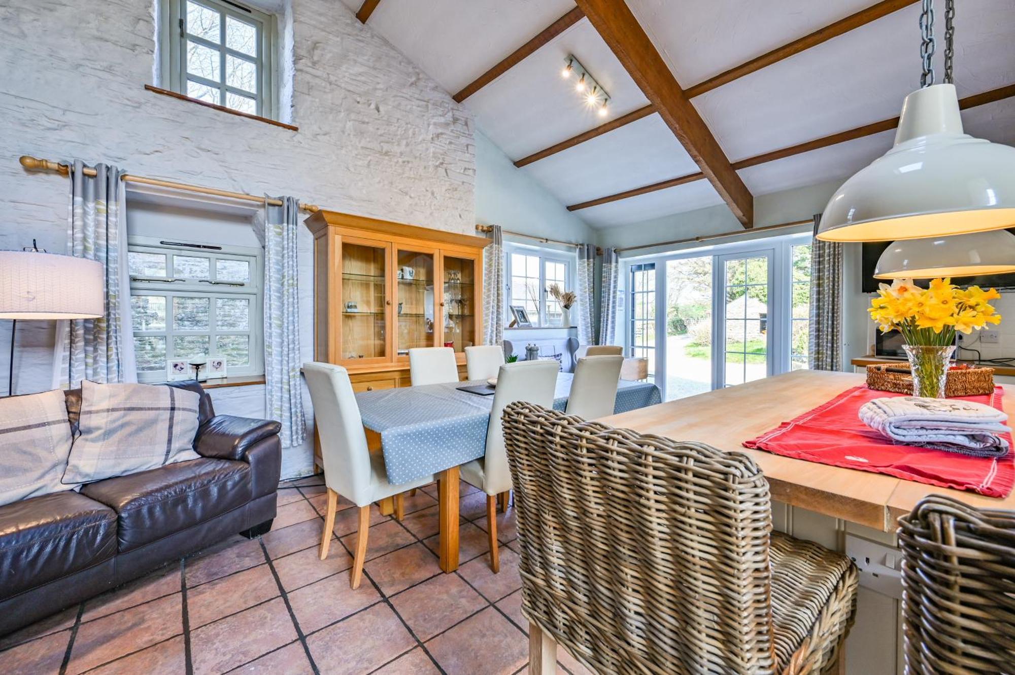 Polean Farm Cottages - With Free Animal Feeding And Pony Rides And Free Access To A Nearby Pool Лоо Номер фото