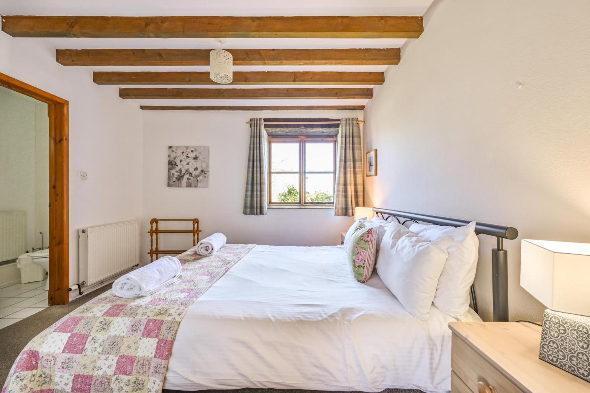 Polean Farm Cottages - With Free Animal Feeding And Pony Rides And Free Access To A Nearby Pool Лоо Номер фото