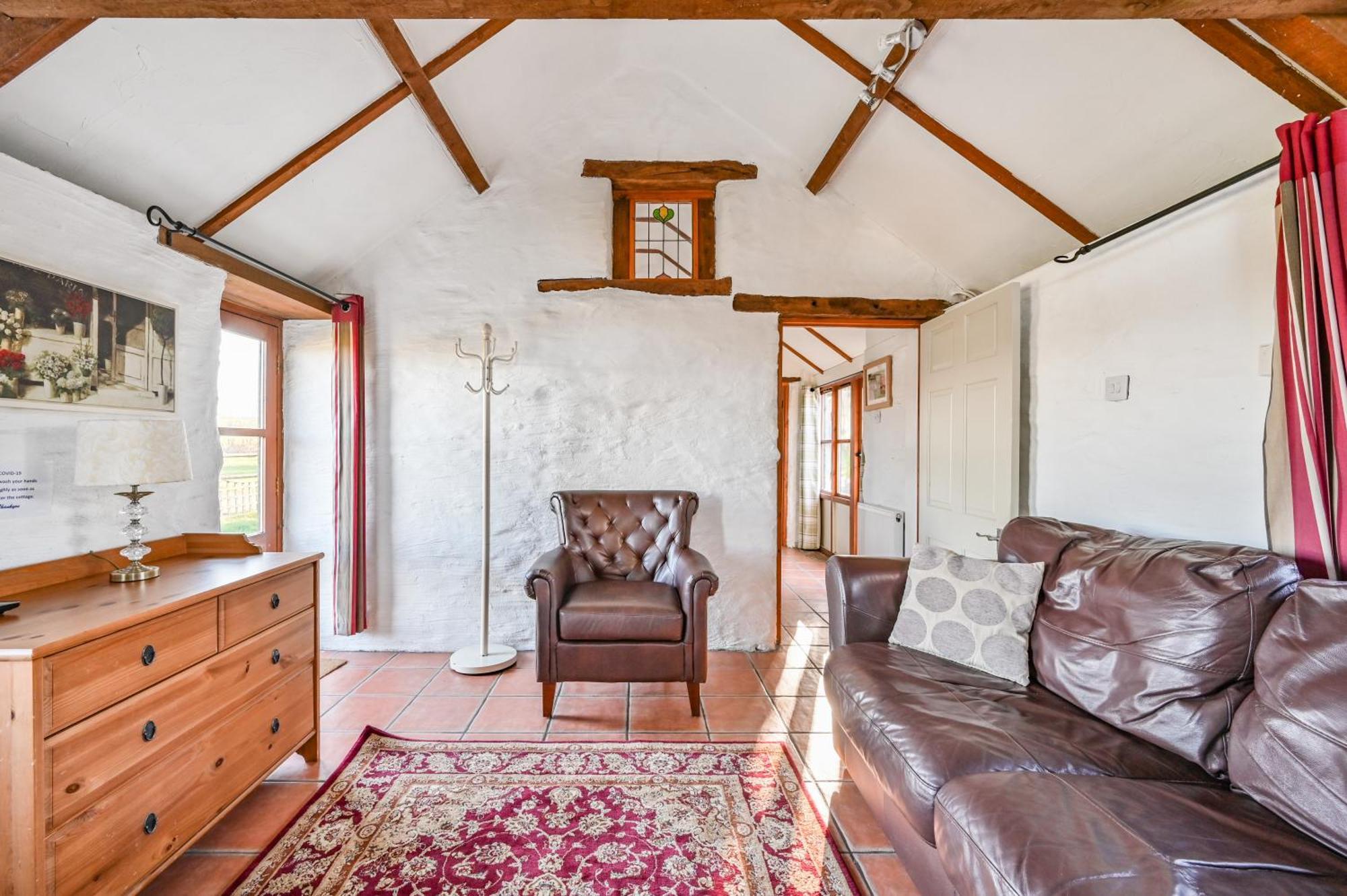 Polean Farm Cottages - With Free Animal Feeding And Pony Rides And Free Access To A Nearby Pool Лоо Номер фото